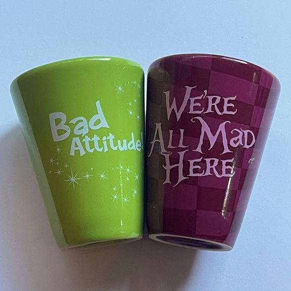 Disney set of Alice in Wonderland Shot Glass and Tinkerbell shot glass - Picture 4 of 8